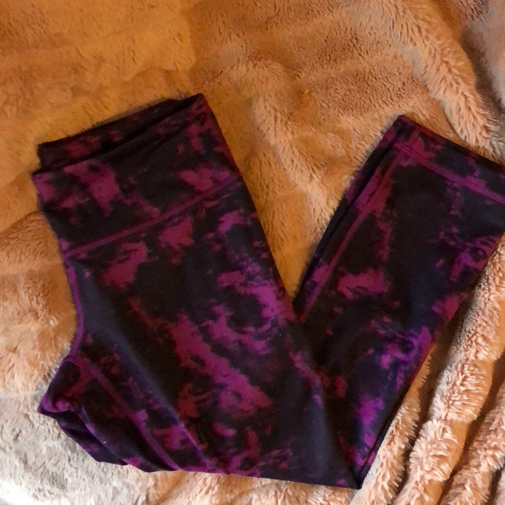 Lululemon LIKE NEW purple leggings